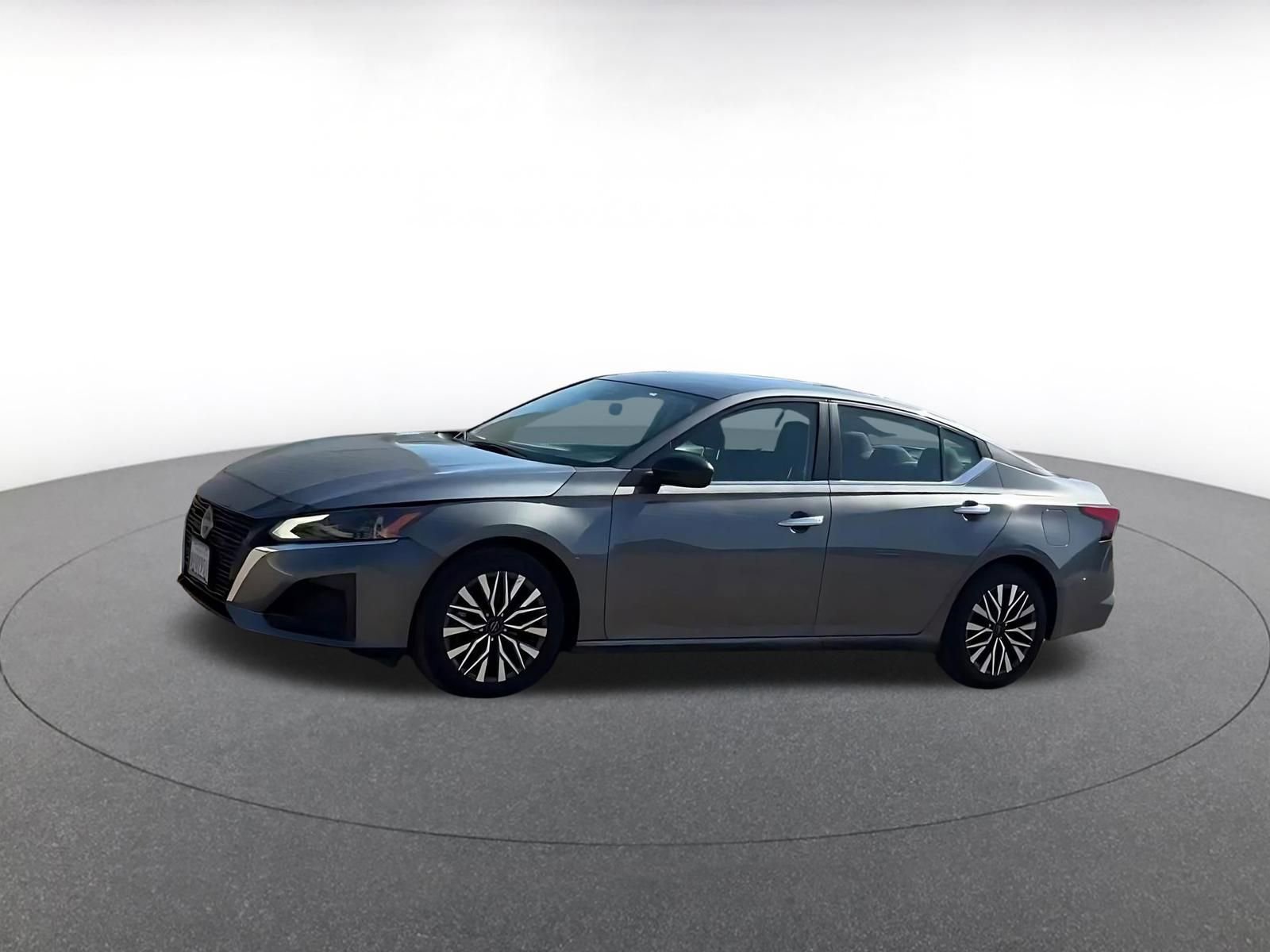 Thumbnail: 2025 Nissan Altima - 8