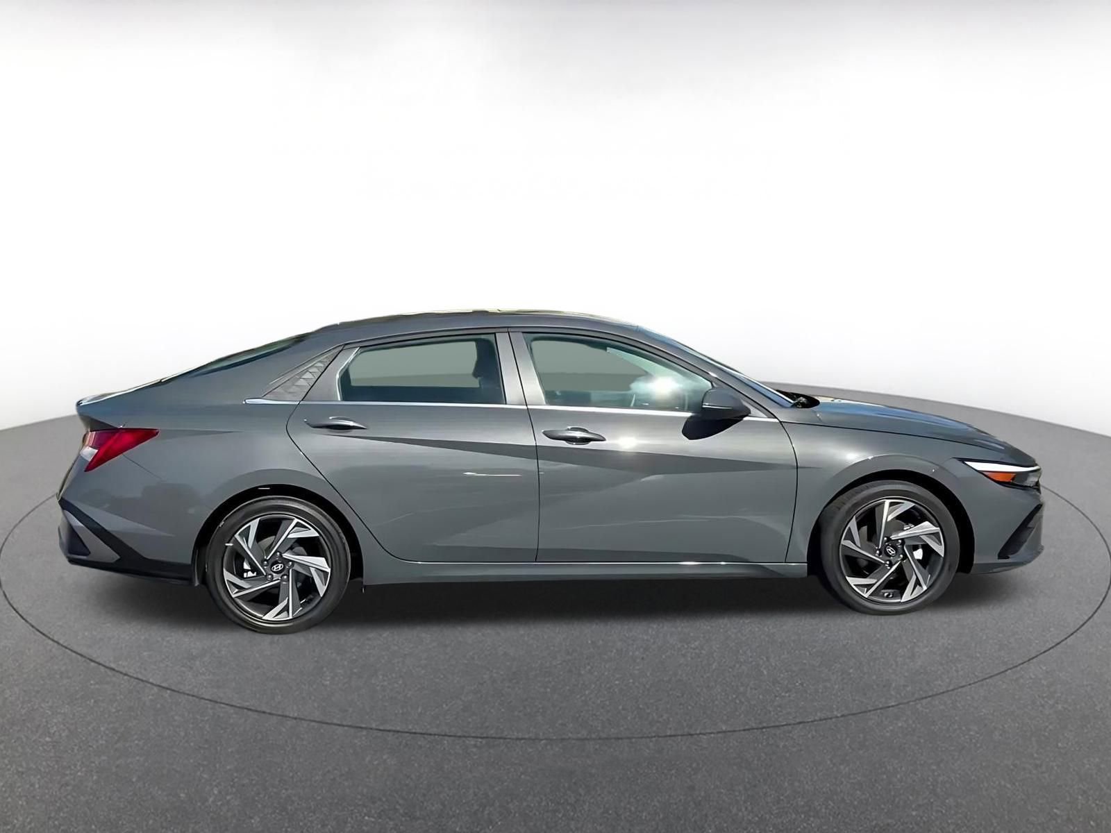 Thumbnail: 2025 Hyundai Elantra - 16