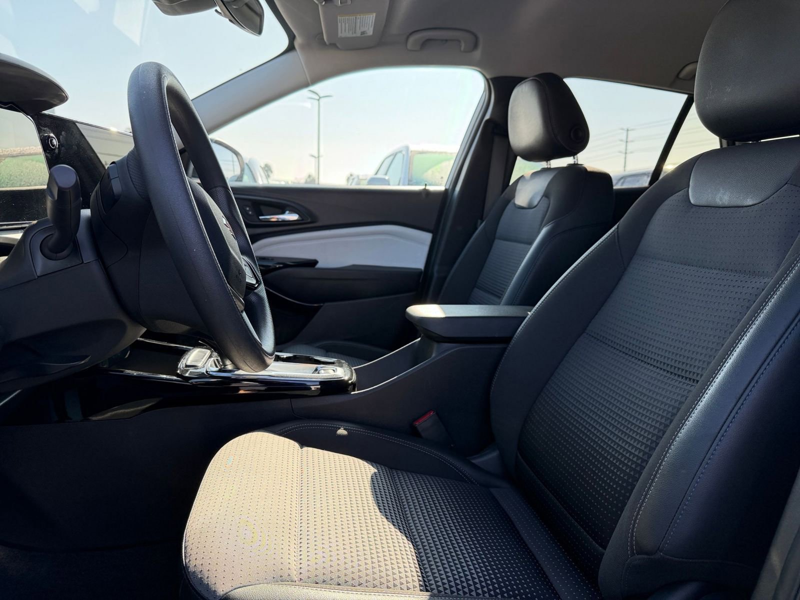 Thumbnail: 2025 Chevrolet Trax - 24