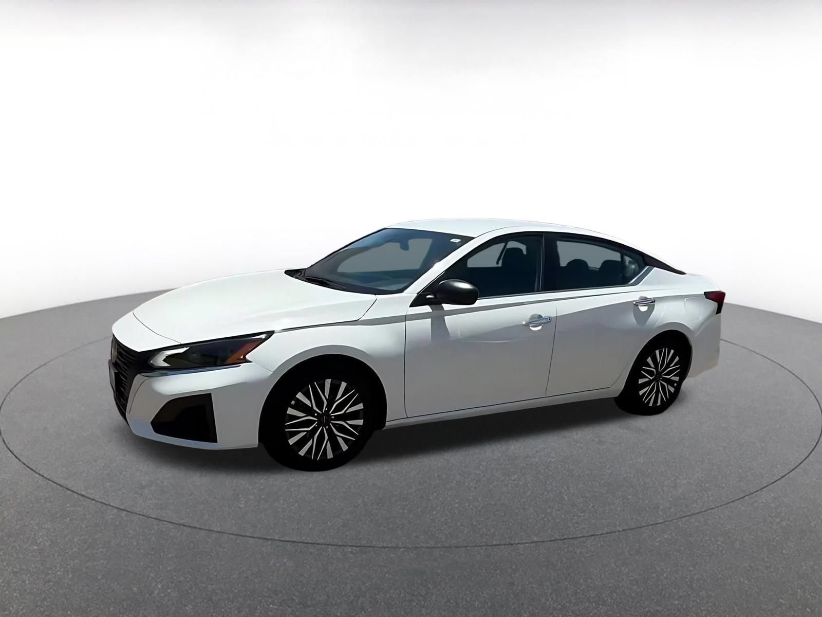 Thumbnail: 2025 Nissan Altima - 9