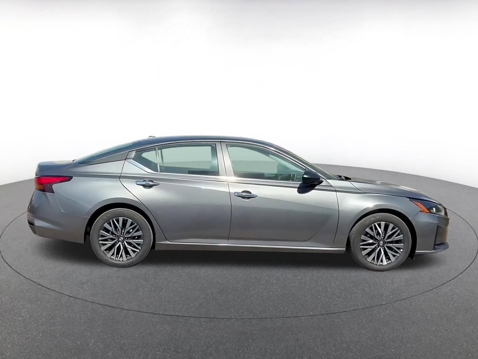 Thumbnail: 2025 Nissan Altima - 16