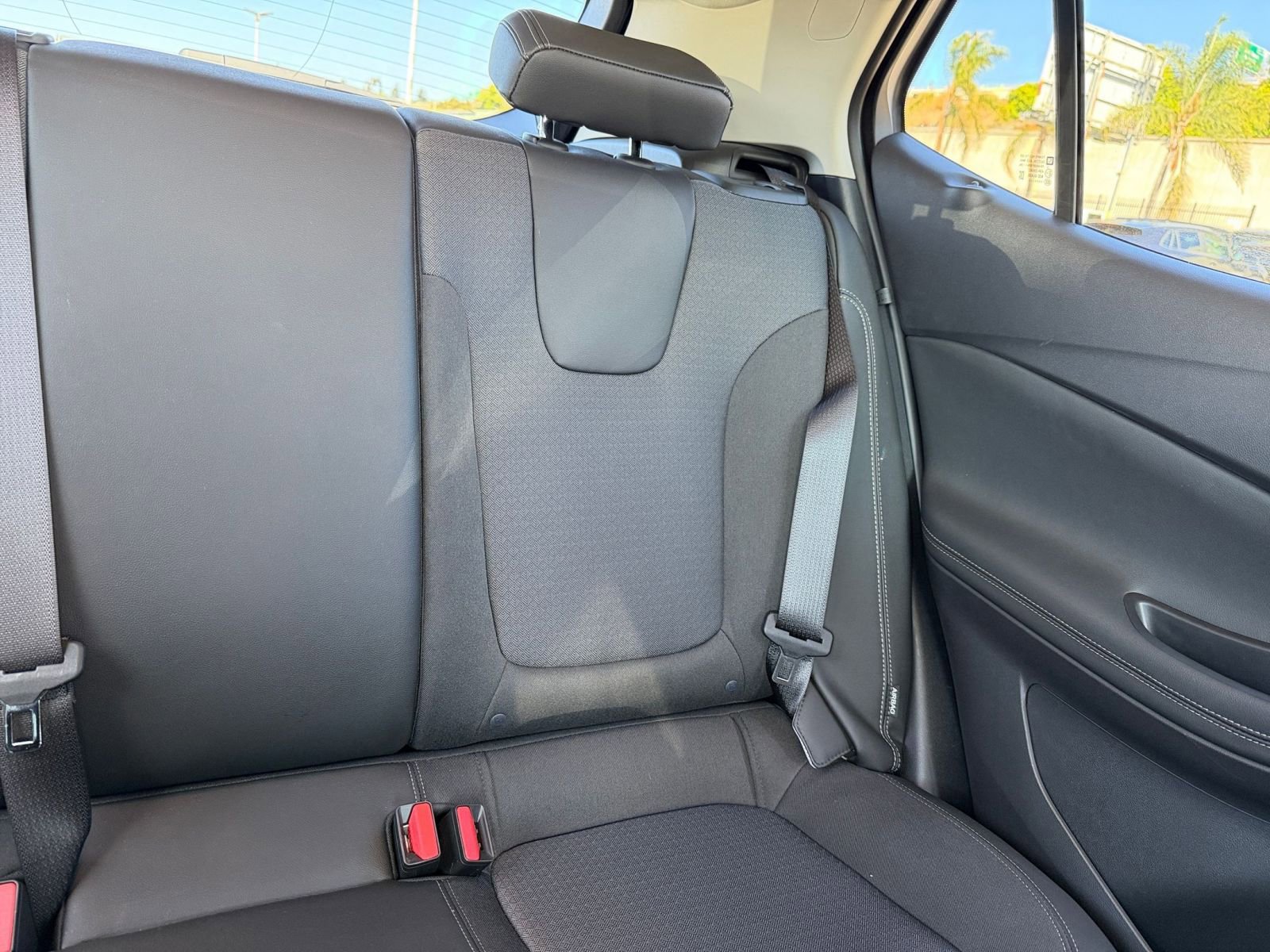 Thumbnail: 2025 Buick Encore GX - 35