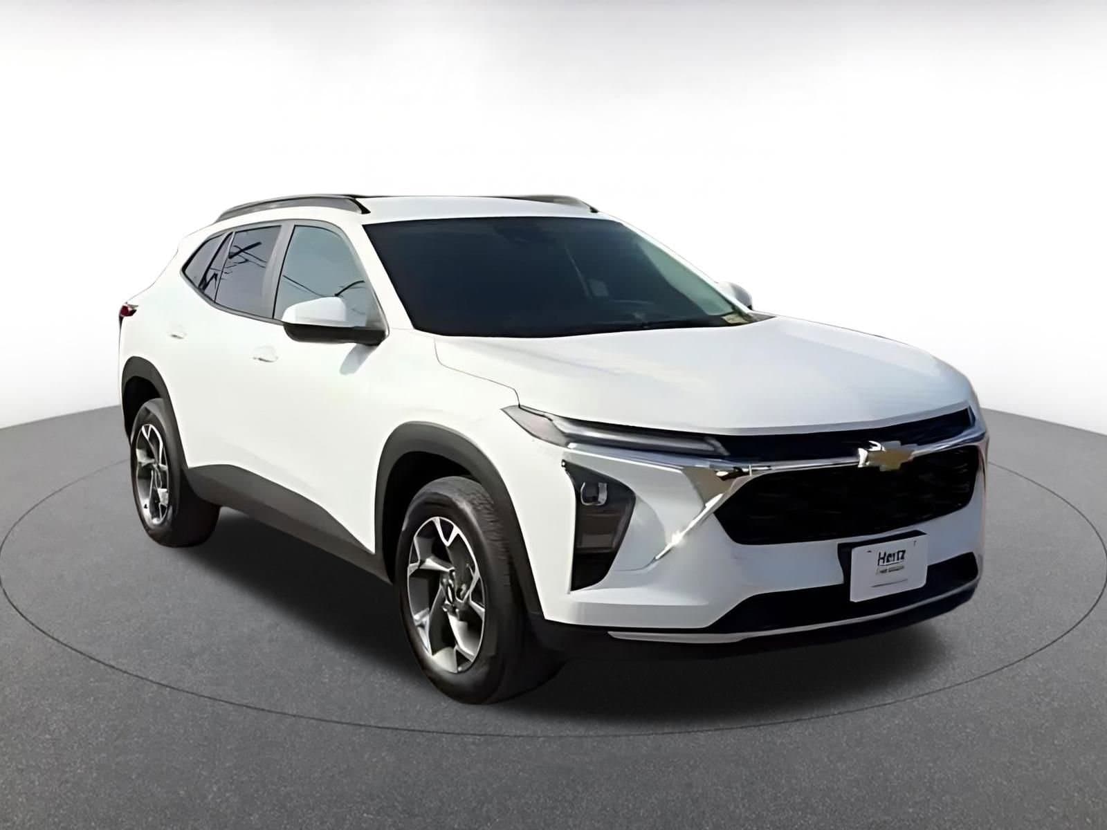 Thumbnail: 2025 Chevrolet Trax - 2