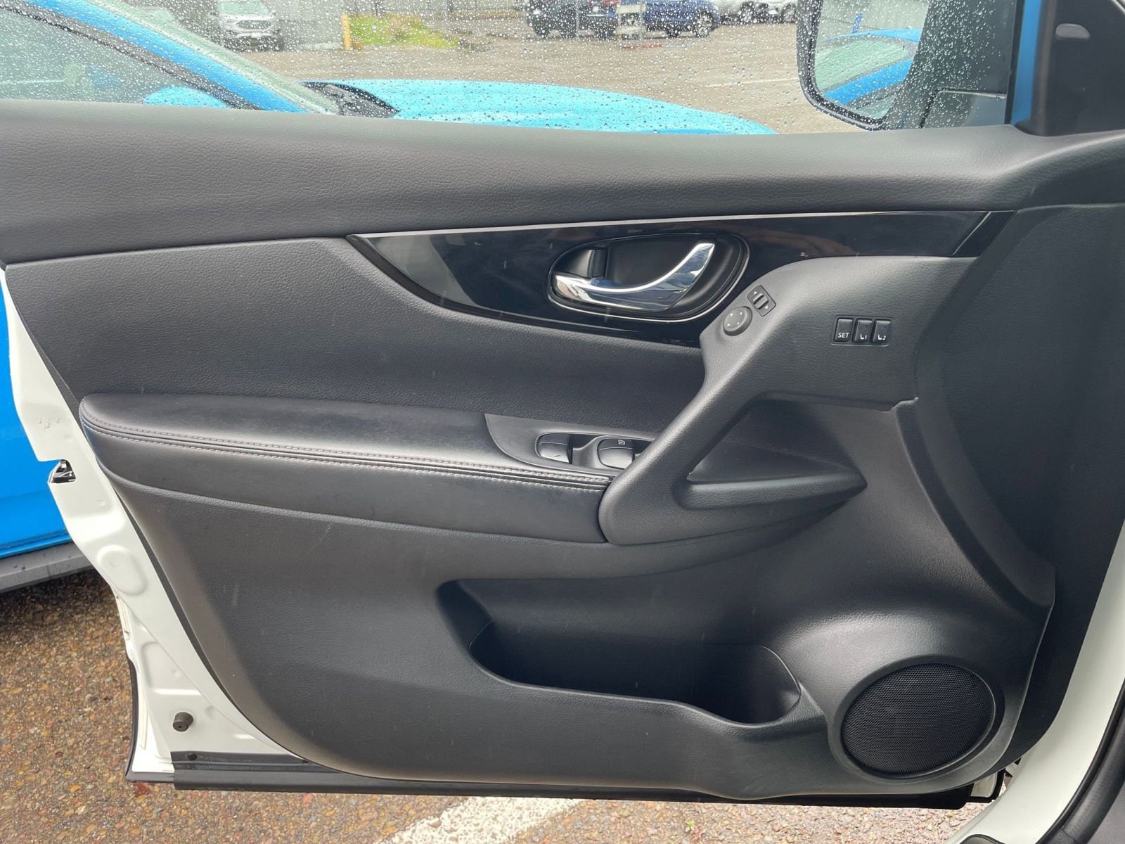 Thumbnail: 2022 Nissan Rogue Sport - 20