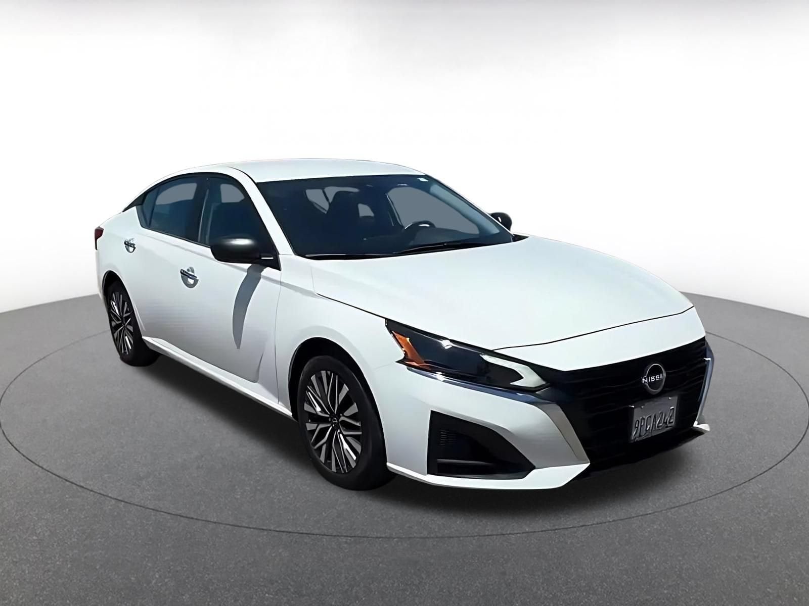Thumbnail: 2025 Nissan Altima - 3