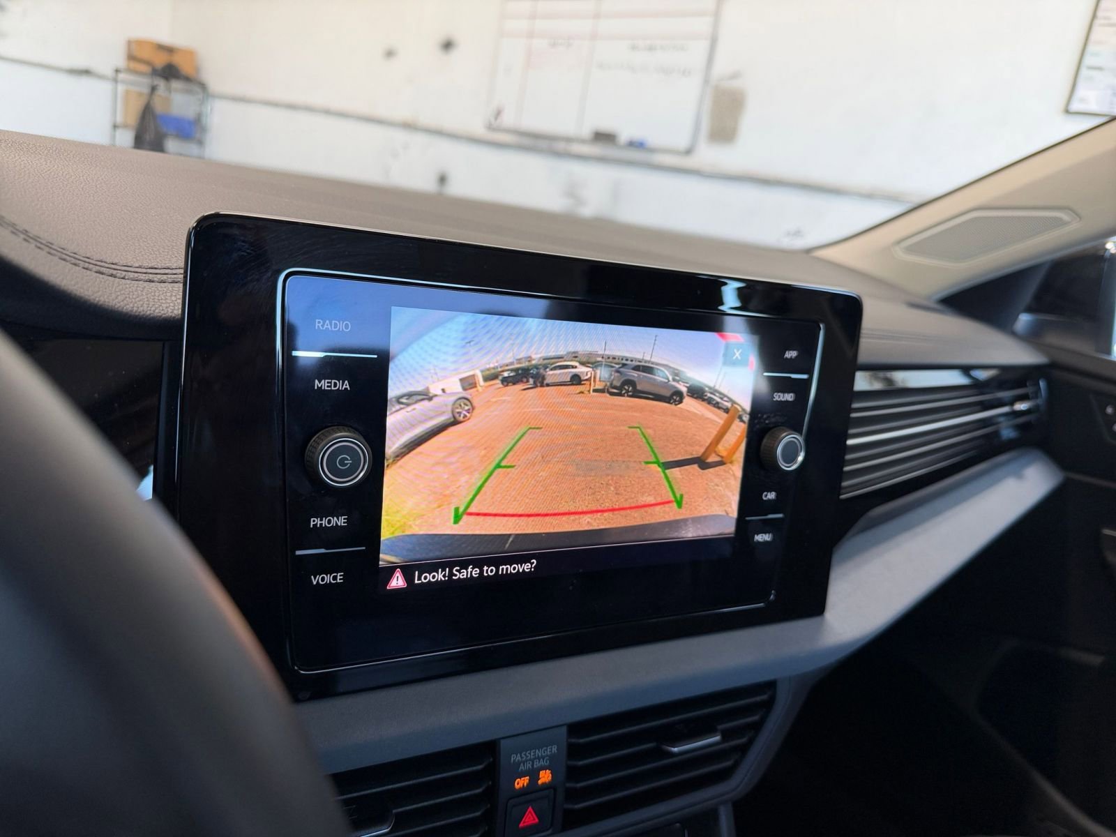 Thumbnail: 2025 Volkswagen Jetta - 17