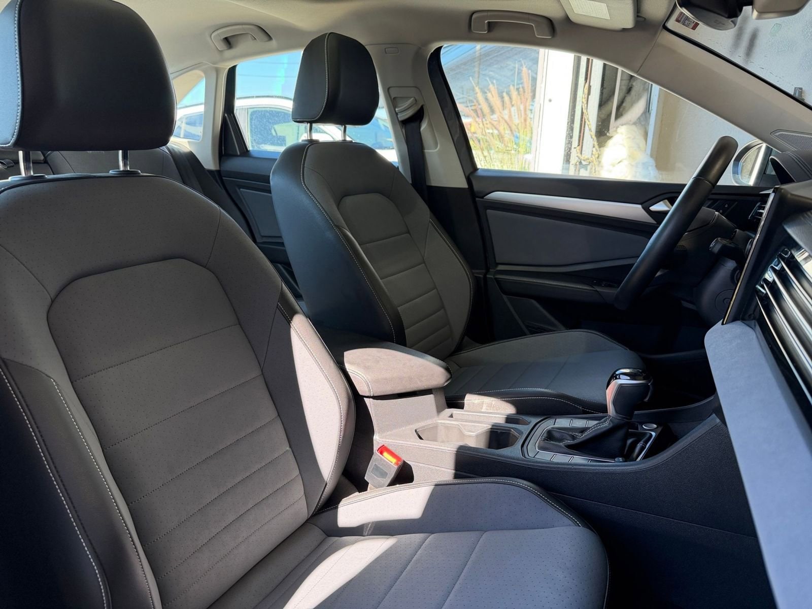 Thumbnail: 2025 Volkswagen Jetta - 35