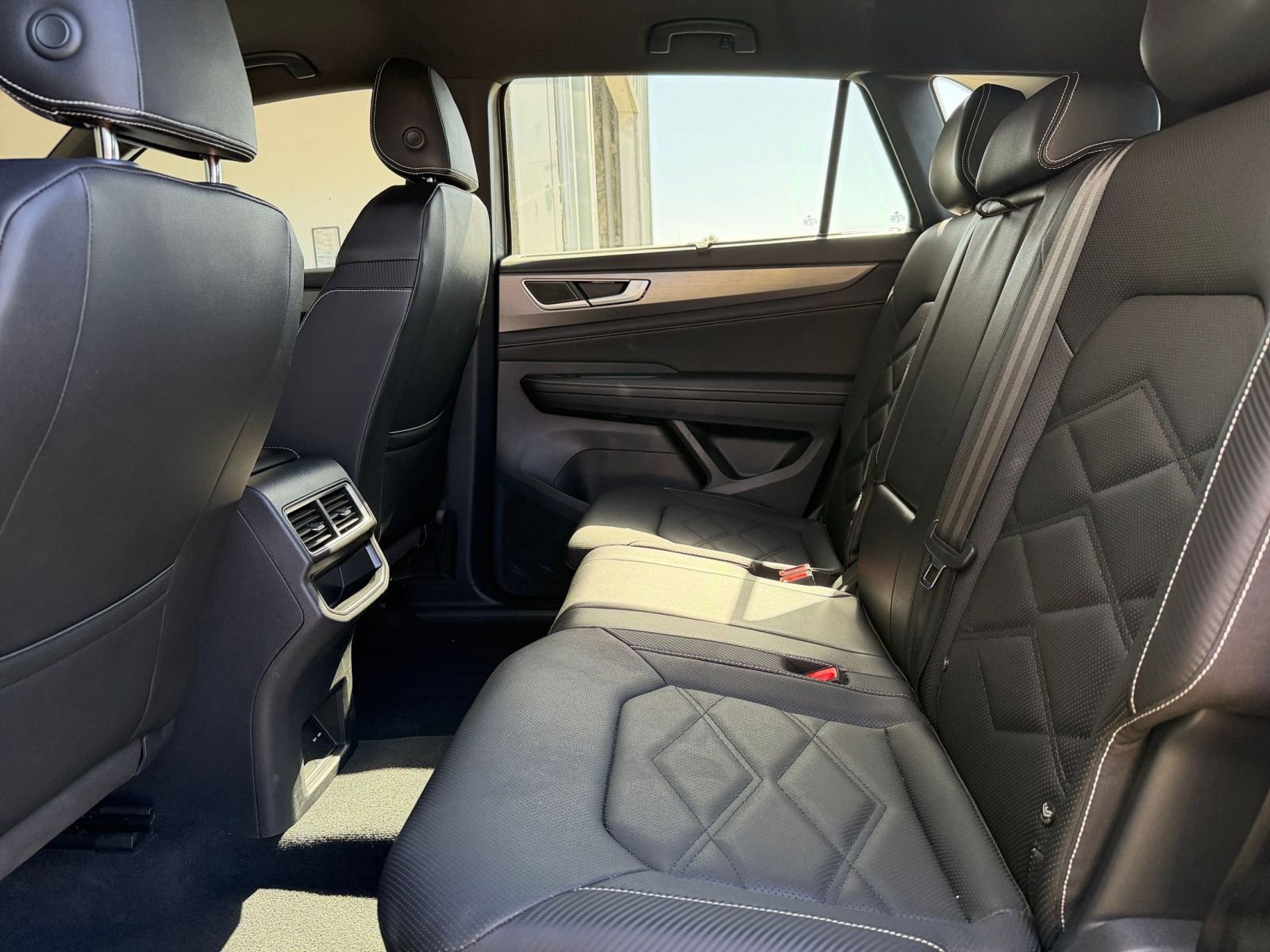 Thumbnail: 2025 Volkswagen Atlas - 25