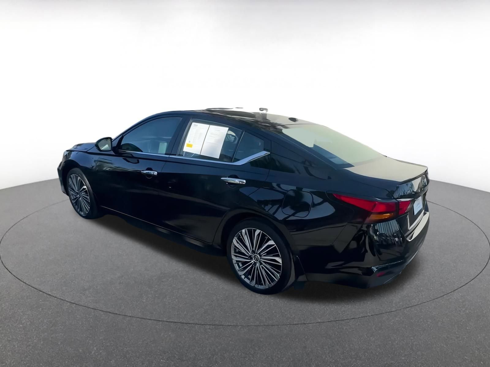 Thumbnail: 2024 Nissan Altima - 10