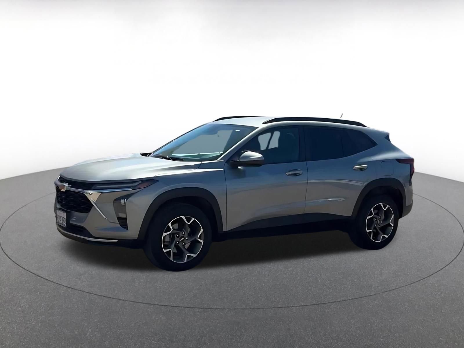Thumbnail: 2025 Chevrolet Trax - 8