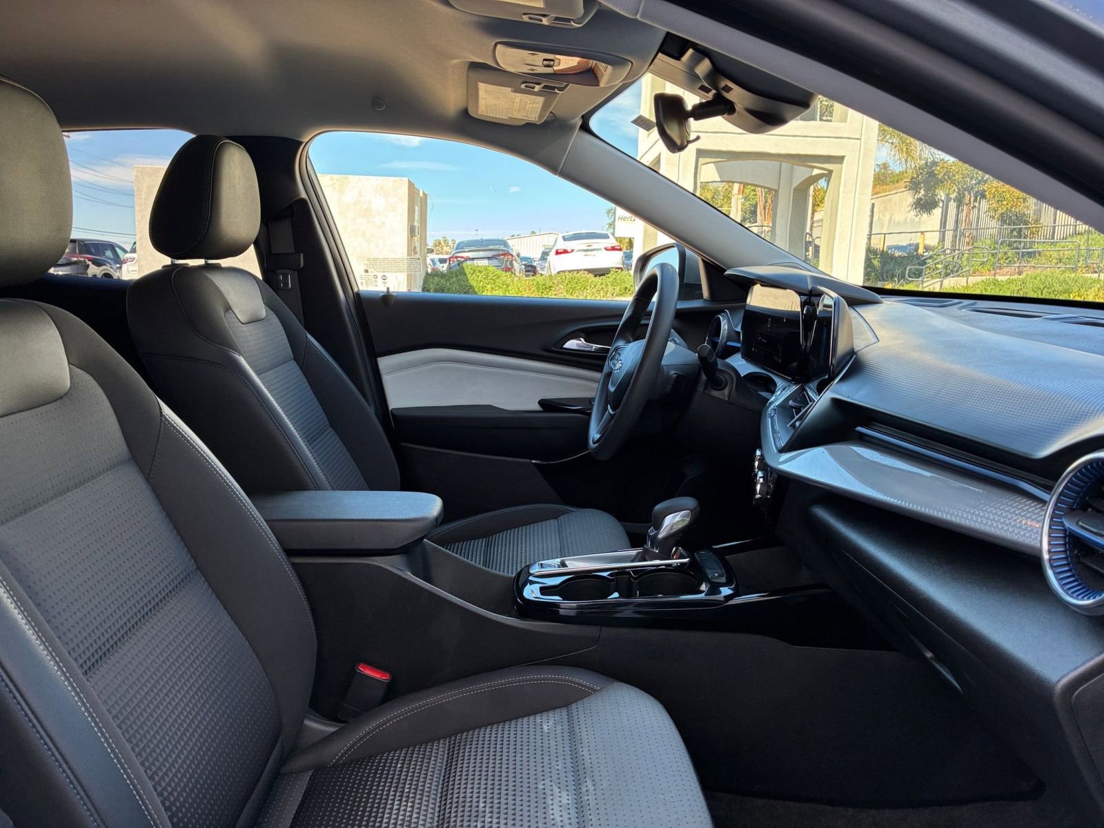 Thumbnail: 2025 Chevrolet Trax - 35