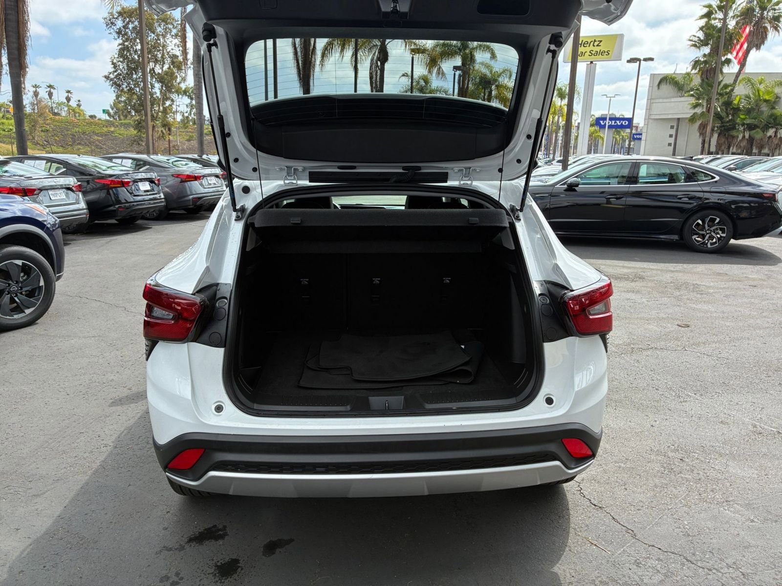 Thumbnail: 2025 Chevrolet Trax - 30