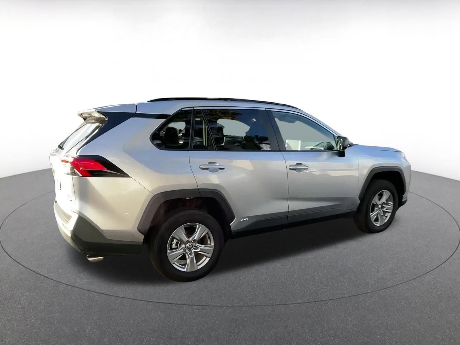 Thumbnail: 2025 Toyota RAV4 - 15