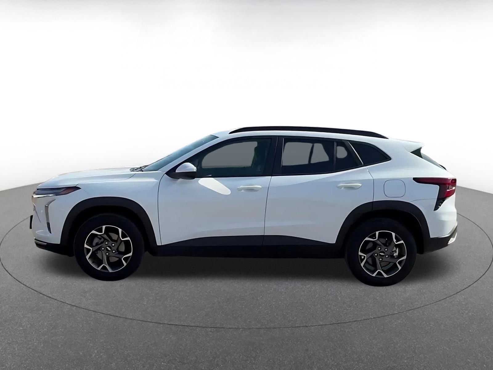 Thumbnail: 2025 Chevrolet Trax - 8