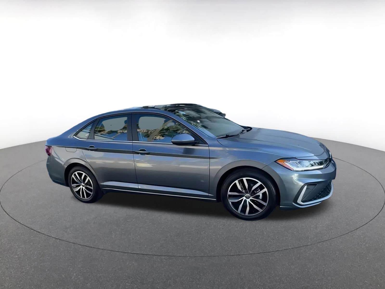 Thumbnail: 2025 Volkswagen Jetta - 2