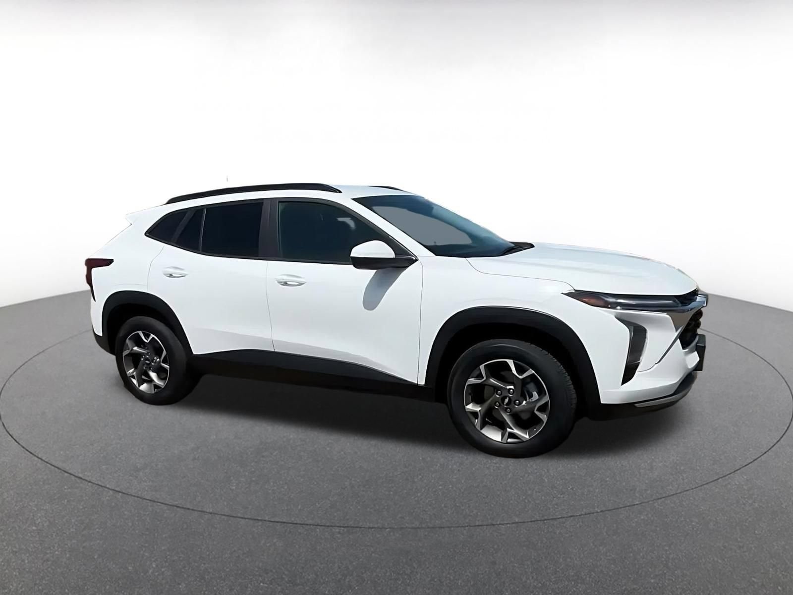 Thumbnail: 2025 Chevrolet Trax - 2