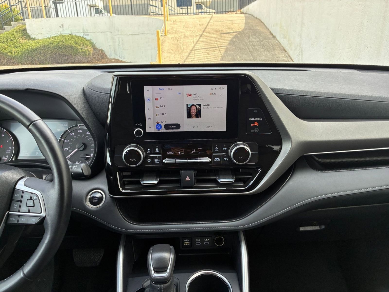 Thumbnail: 2025 Toyota Highlander - 17