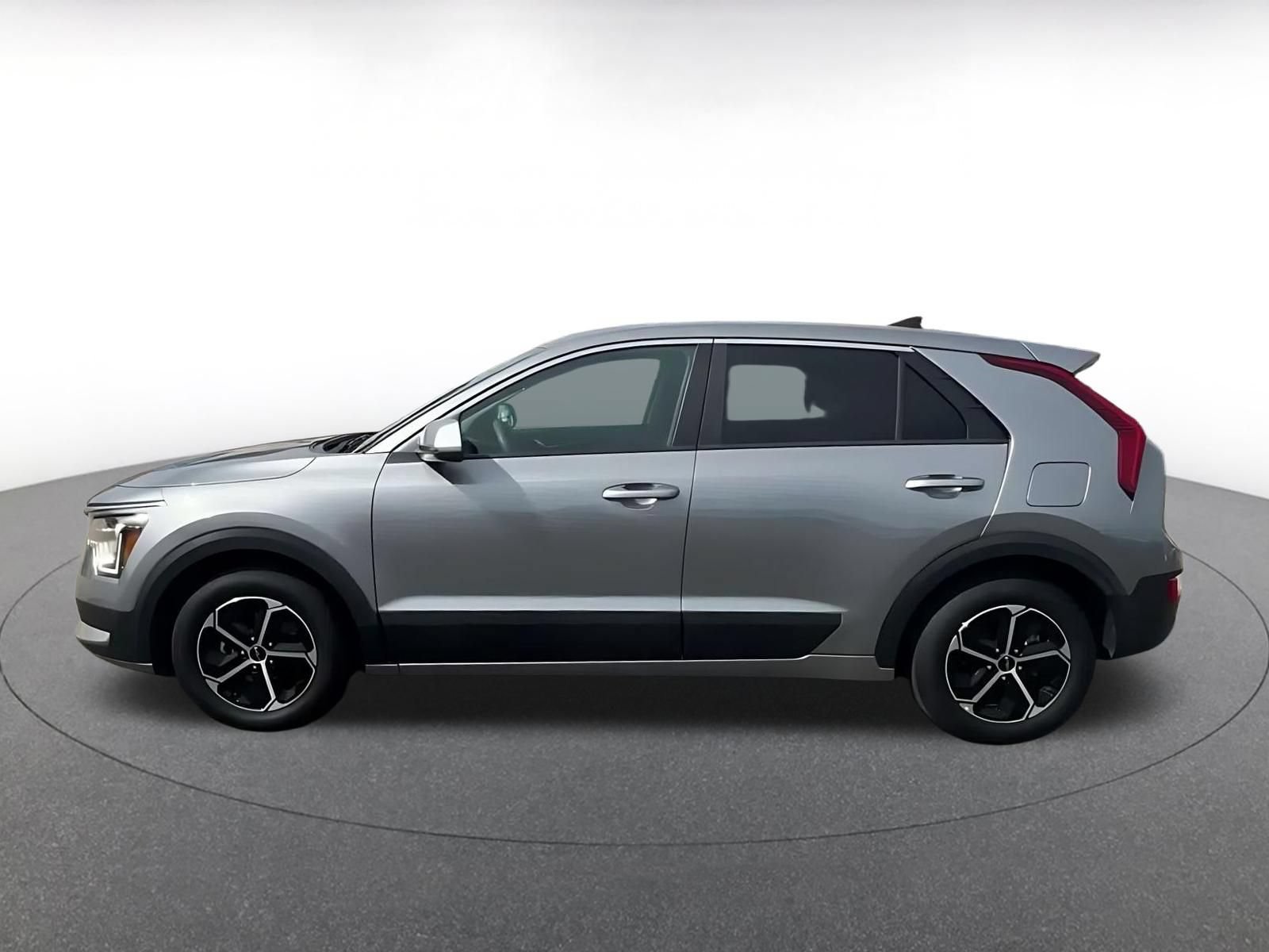 Thumbnail: 2026 Kia Niro - 7