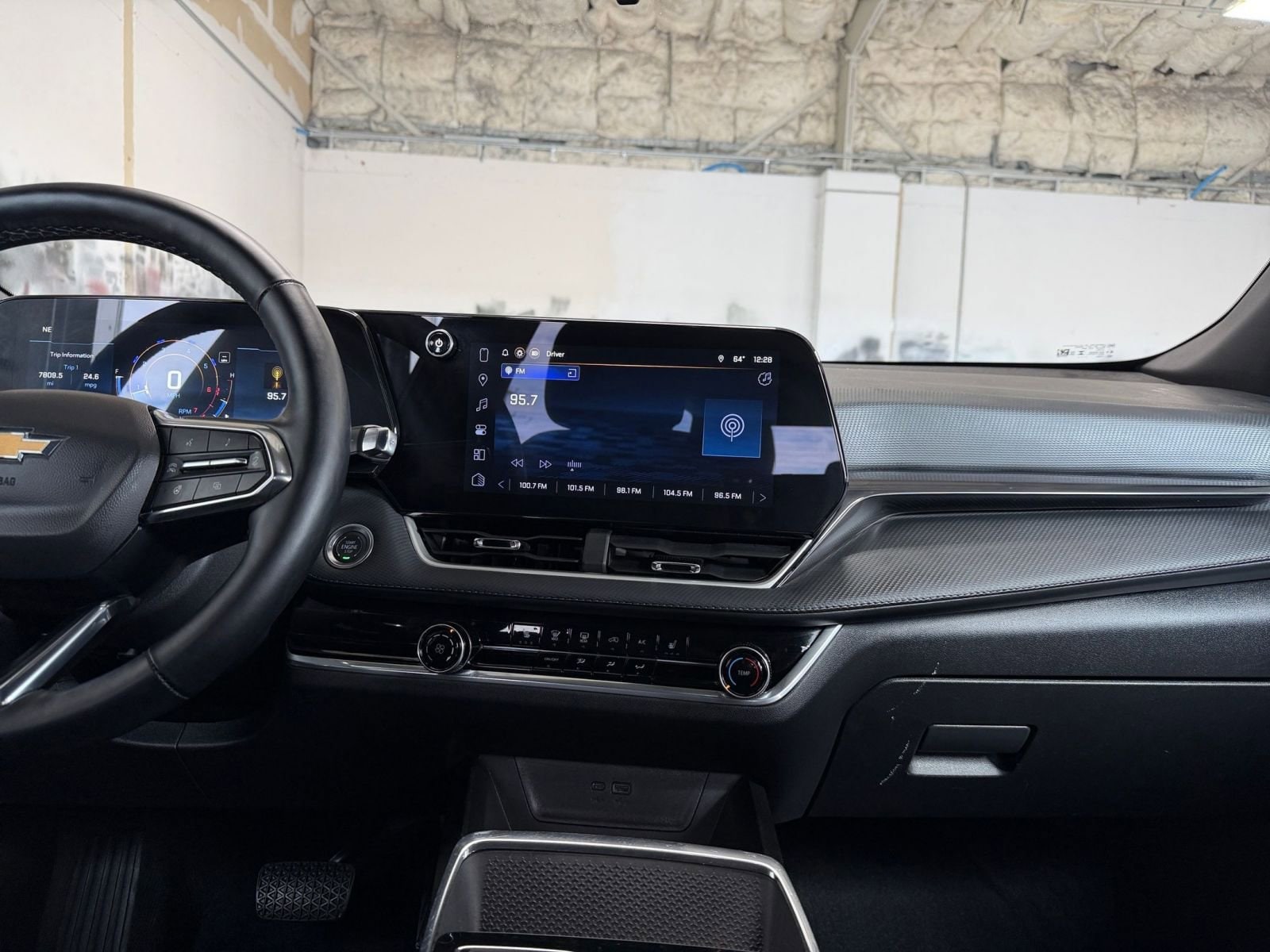 Thumbnail: 2025 Chevrolet Equinox - 18