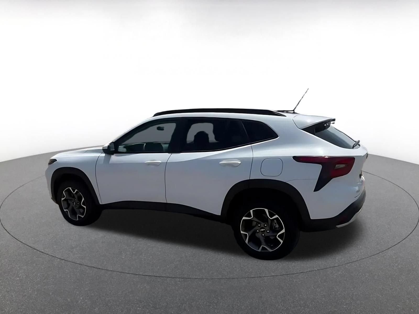 Thumbnail: 2025 Chevrolet Trax - 9