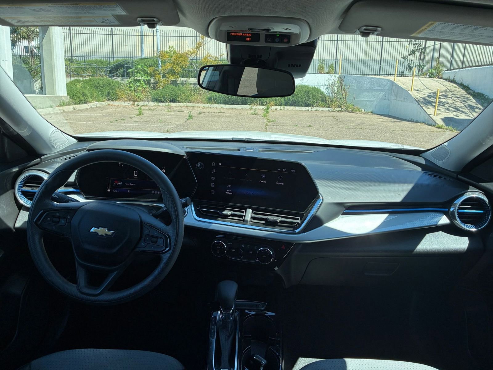 Thumbnail: 2025 Chevrolet Trax - 32