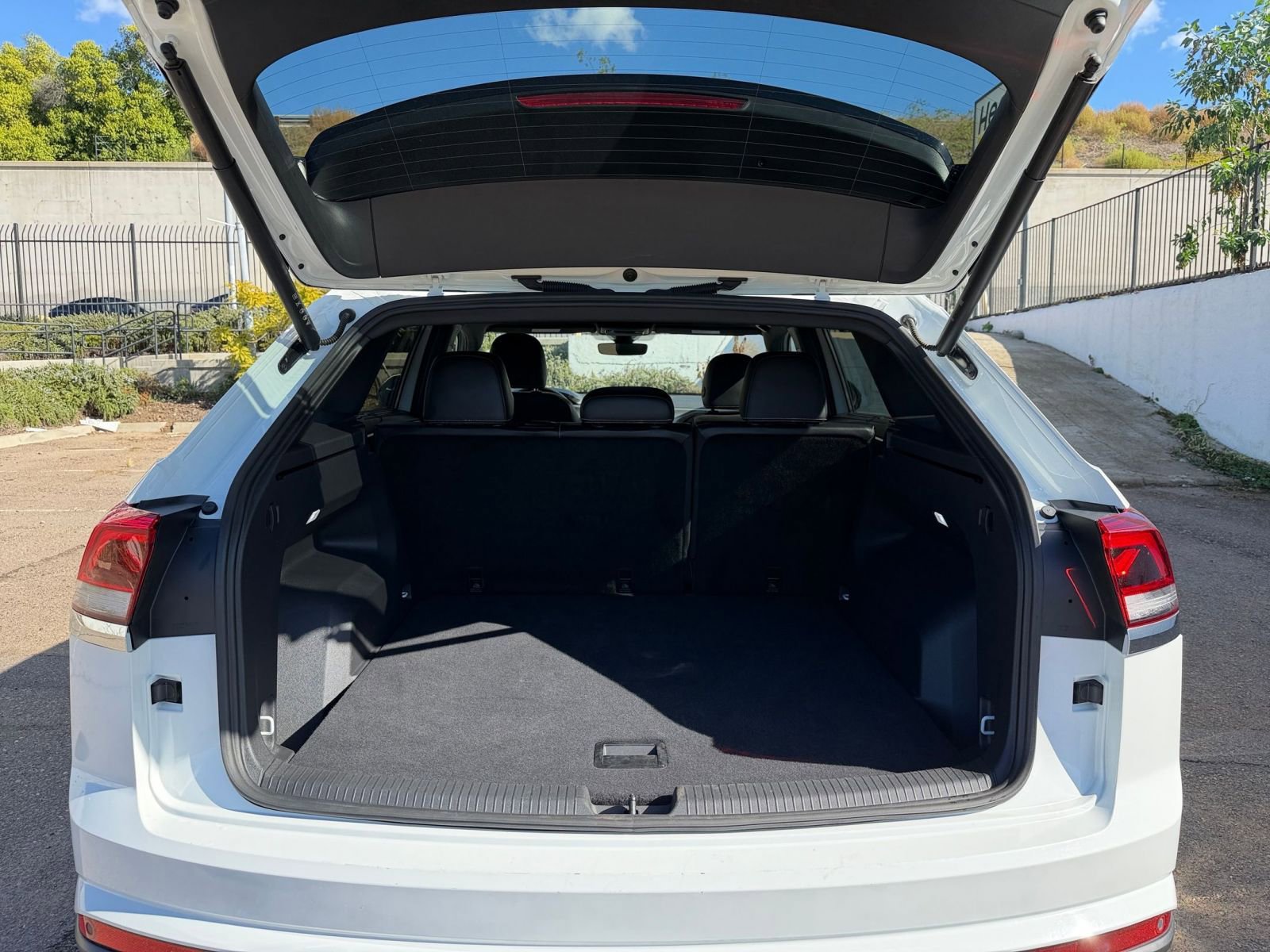 Thumbnail: 2025 Volkswagen Atlas - 31