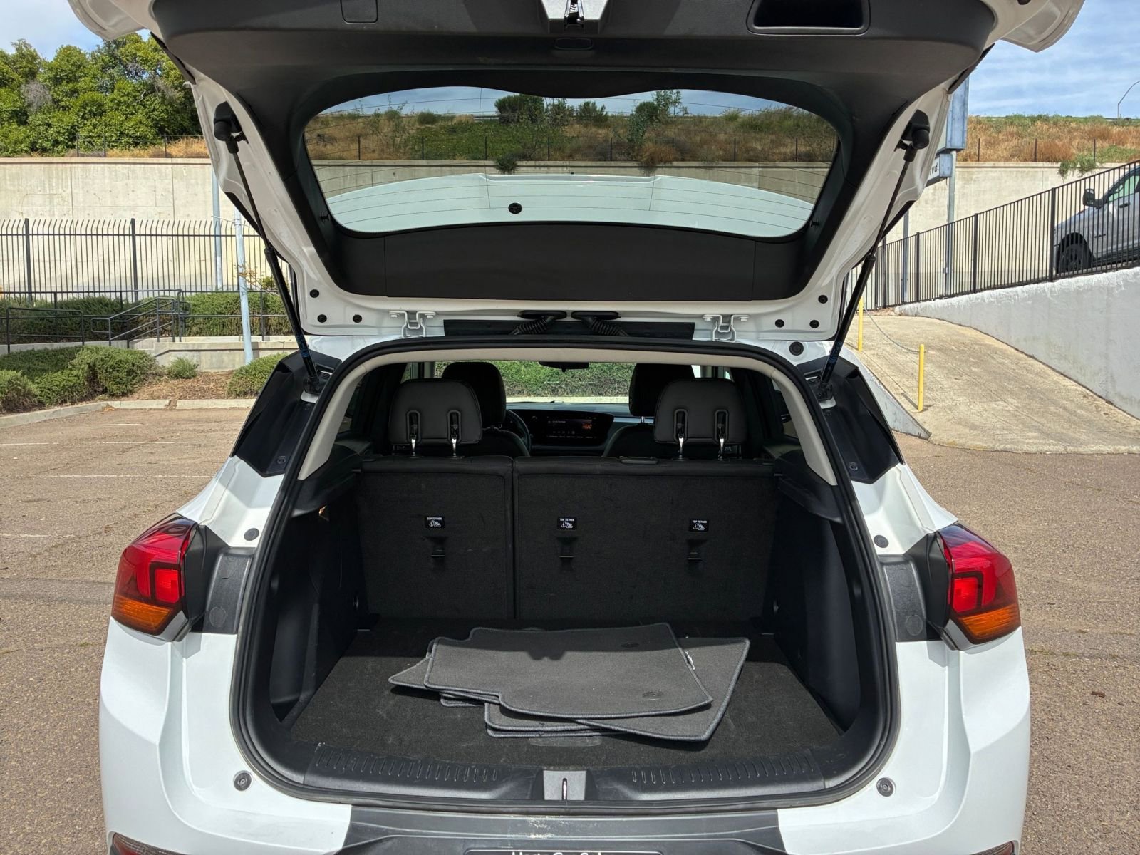 Thumbnail: 2025 Buick Encore GX - 30