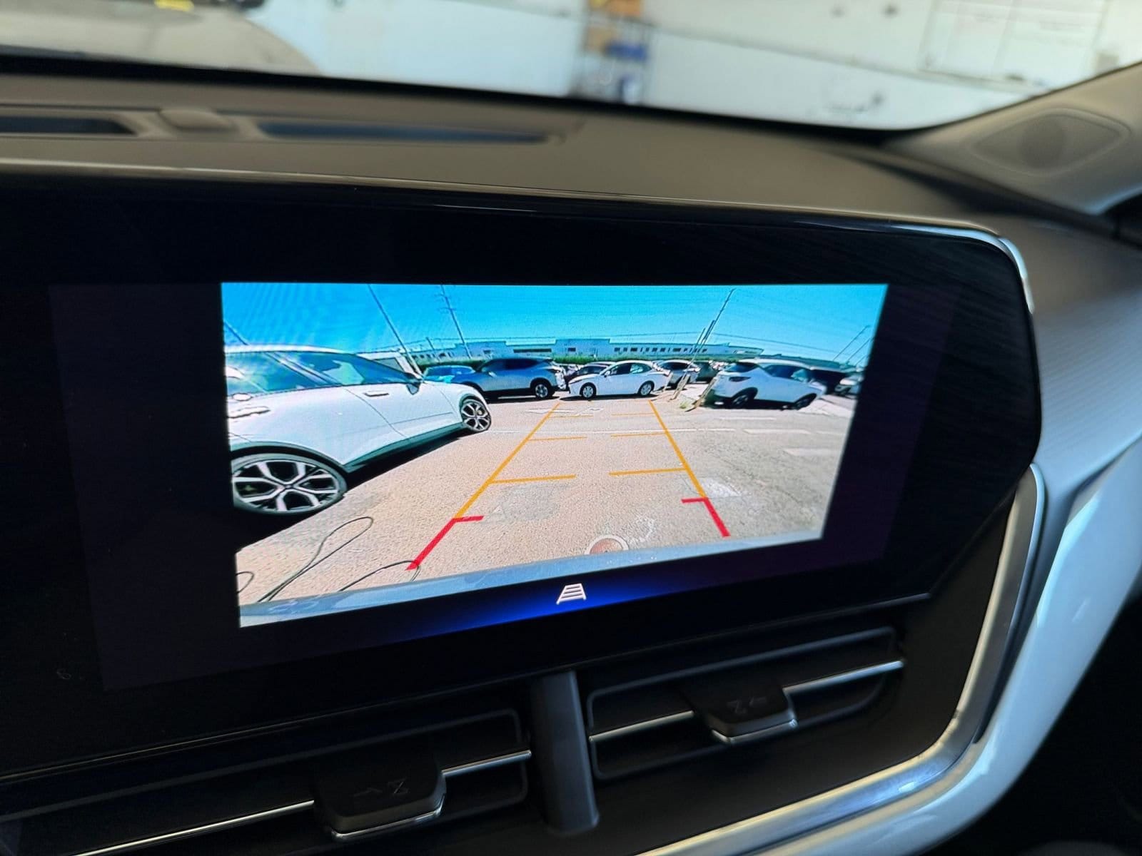 Thumbnail: 2025 Chevrolet Trax - 17