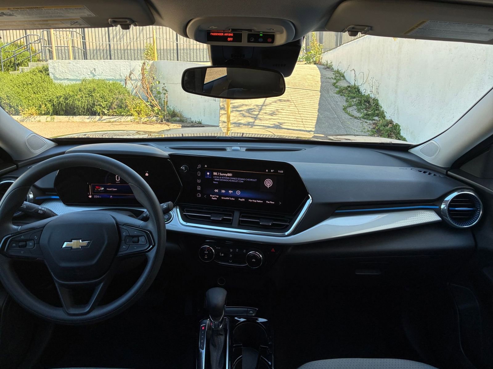 Thumbnail: 2025 Chevrolet Trax - 32