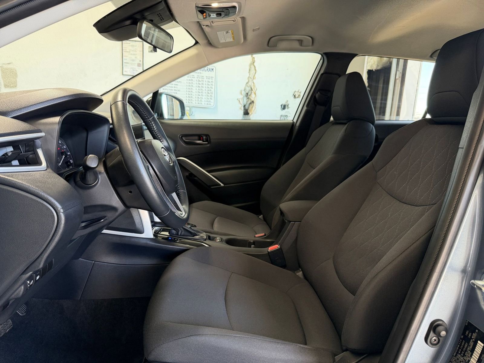 Thumbnail: 2025 Toyota Corolla Cross - 25