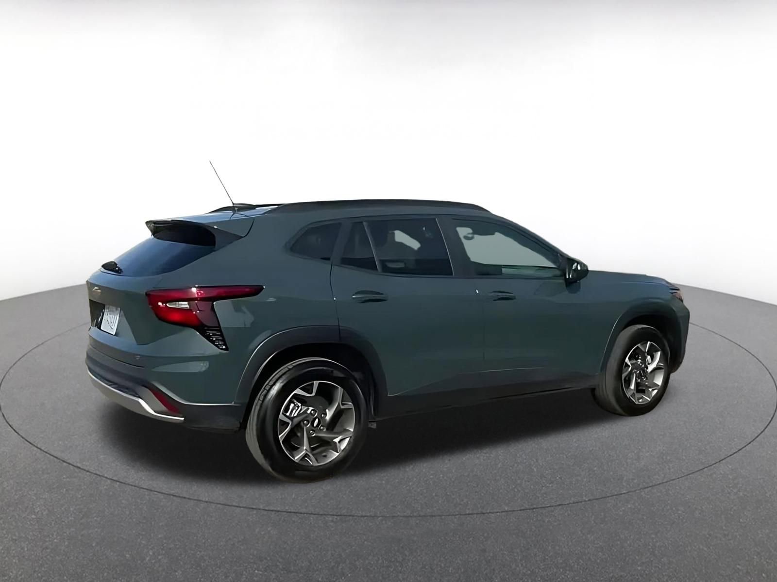 Thumbnail: 2025 Chevrolet Trax - 14