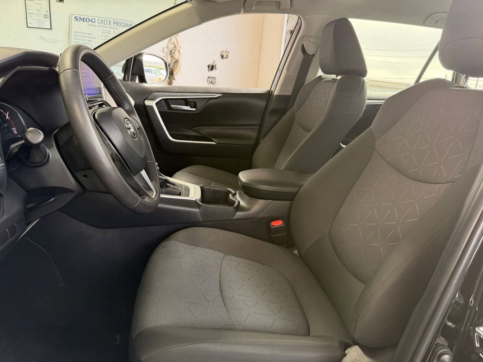 Thumbnail: 2025 Toyota RAV4 - 27