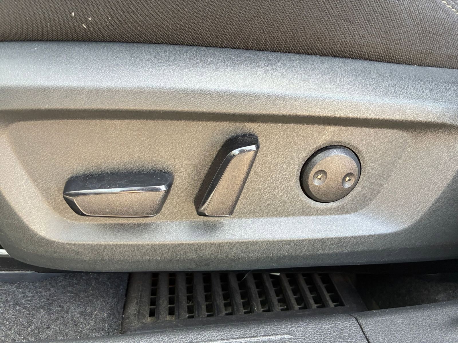 Thumbnail: 2023 Nissan Rogue - 22