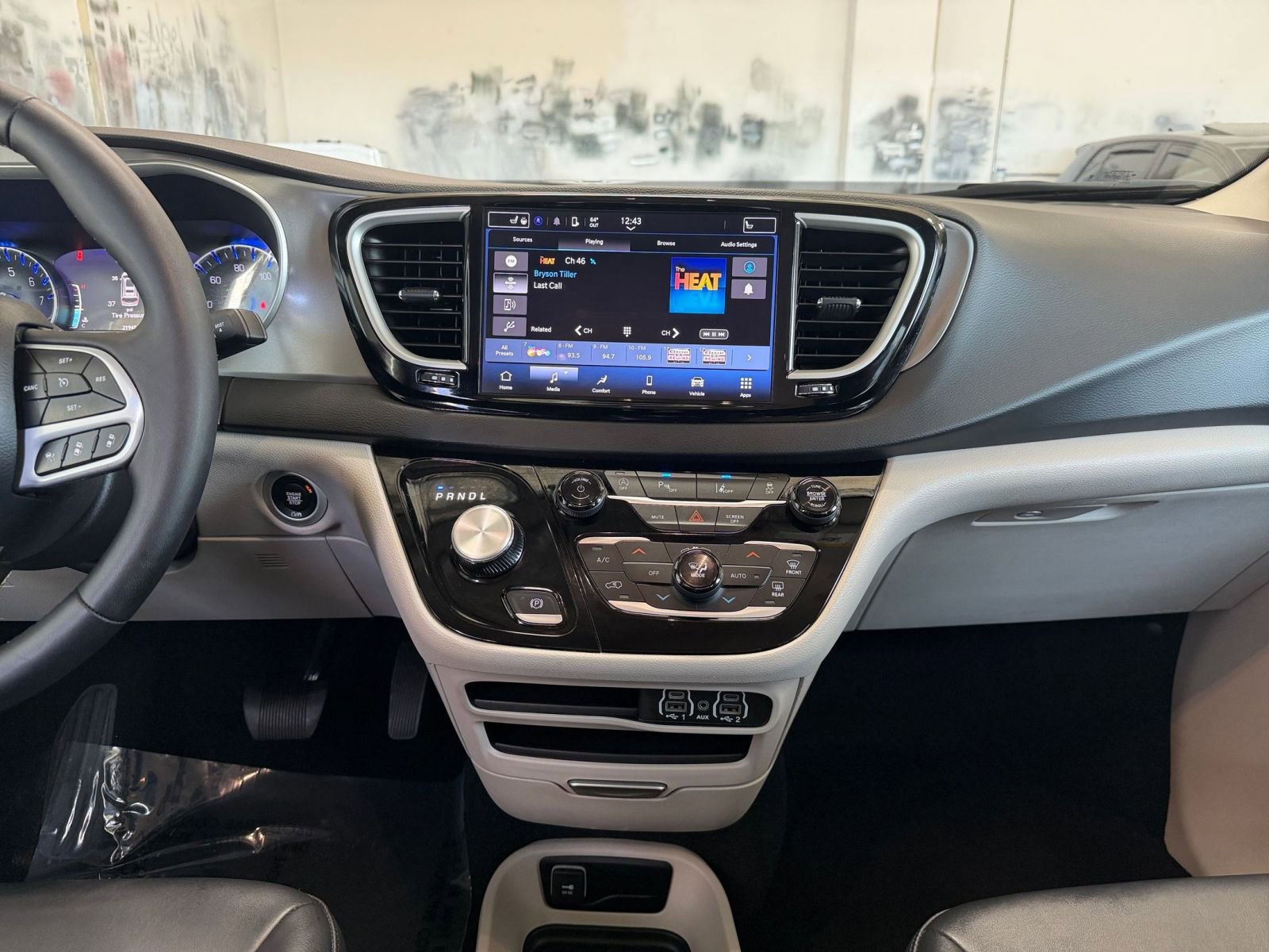 Thumbnail: 2024 Chrysler Pacifica - 18