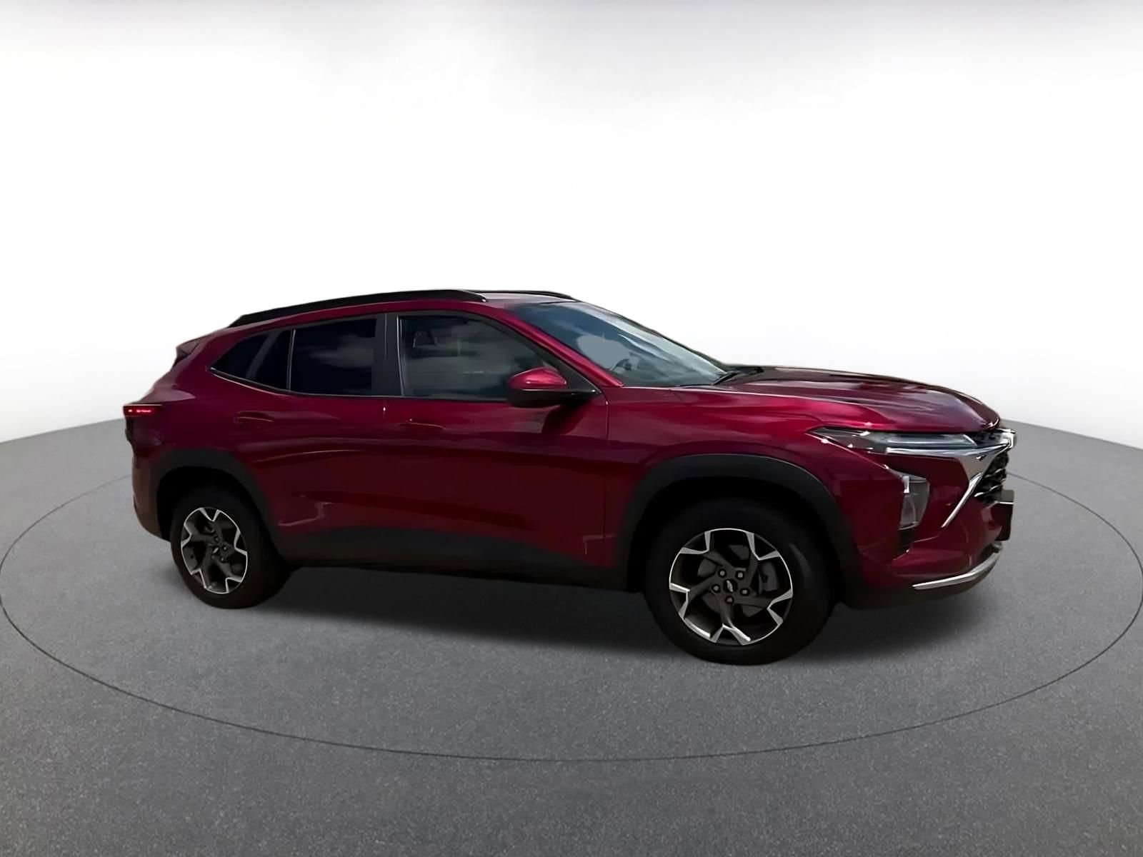 Thumbnail: 2025 Chevrolet Trax - 2