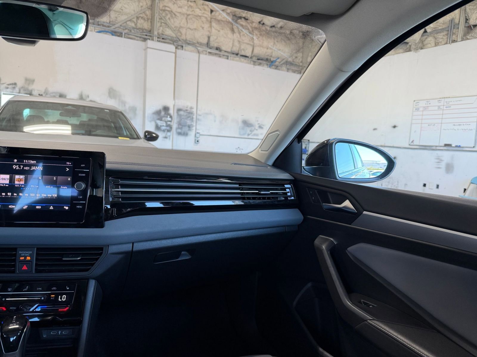 Thumbnail: 2025 Volkswagen Jetta - 34