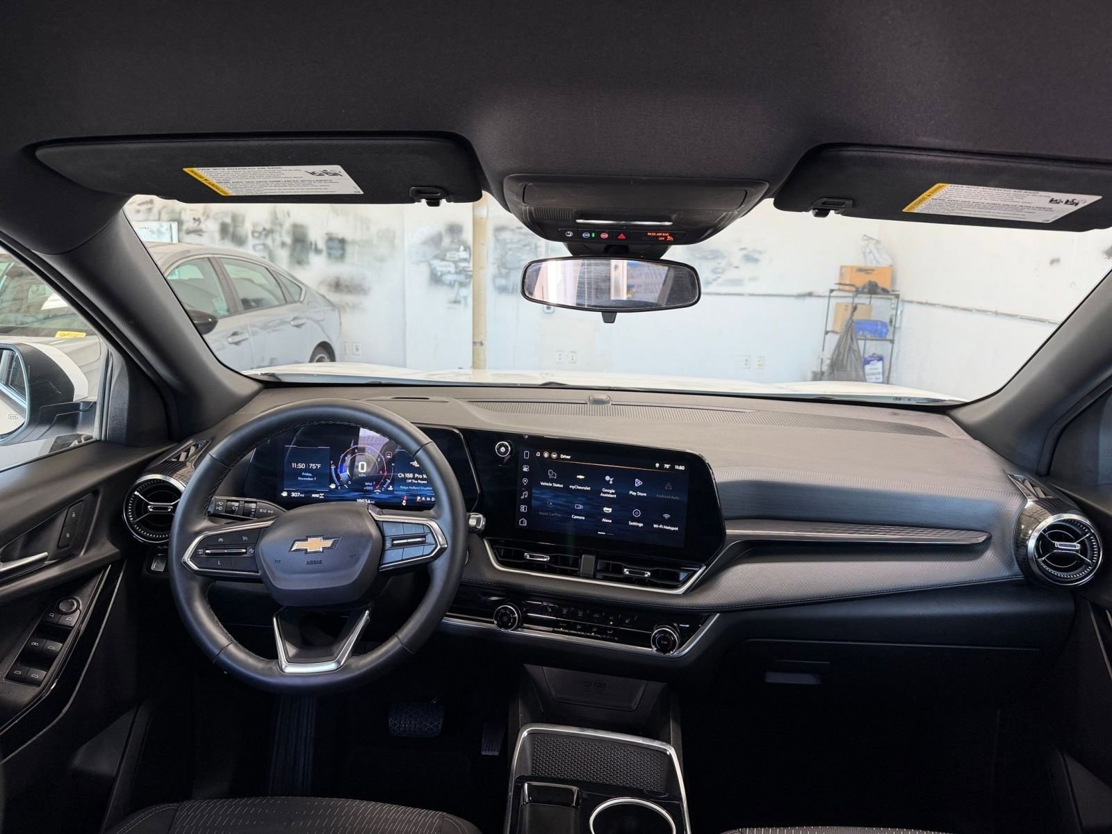 Thumbnail: 2025 Chevrolet Equinox - 32