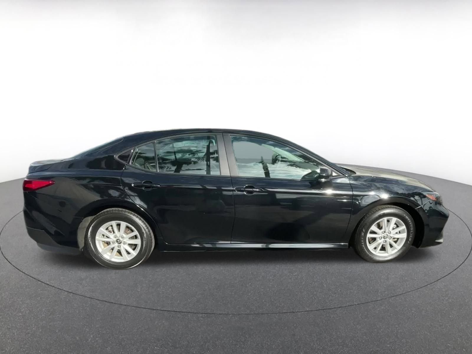 Thumbnail: 2025 Toyota Camry - 16