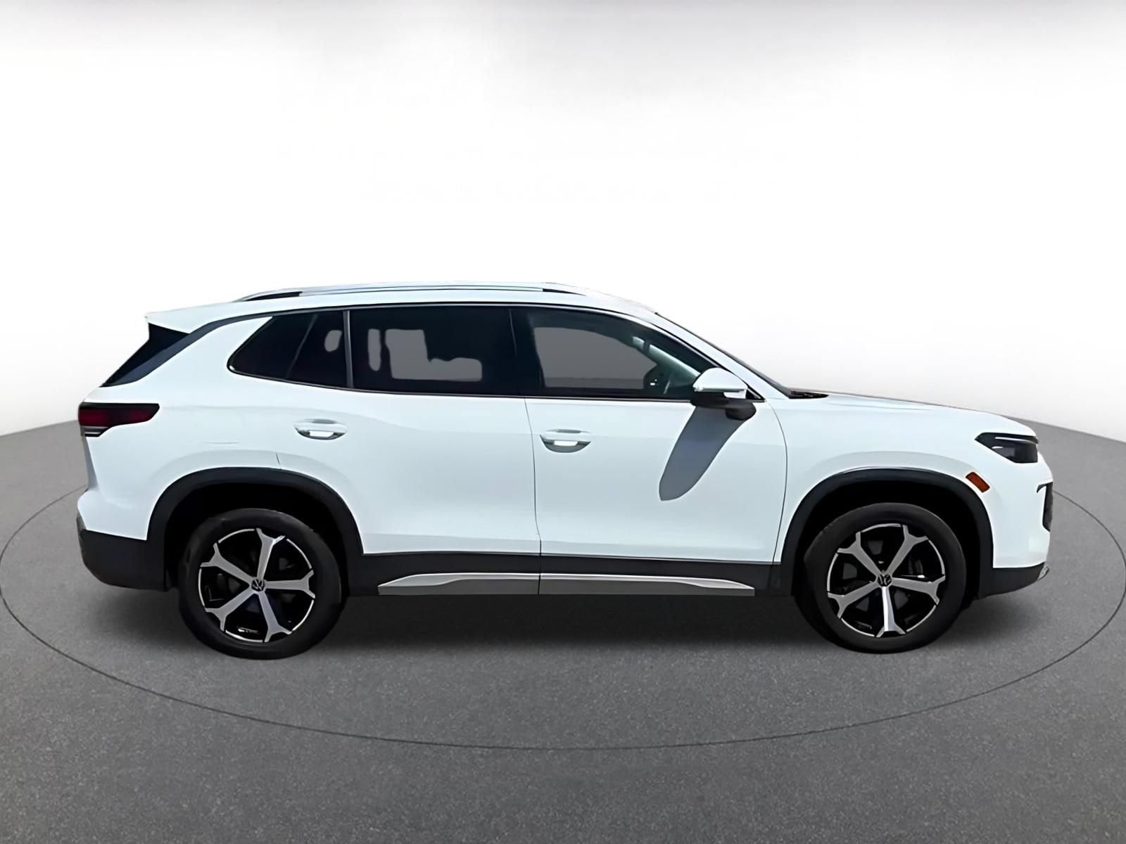 Thumbnail: 2026 Volkswagen Tiguan - 16