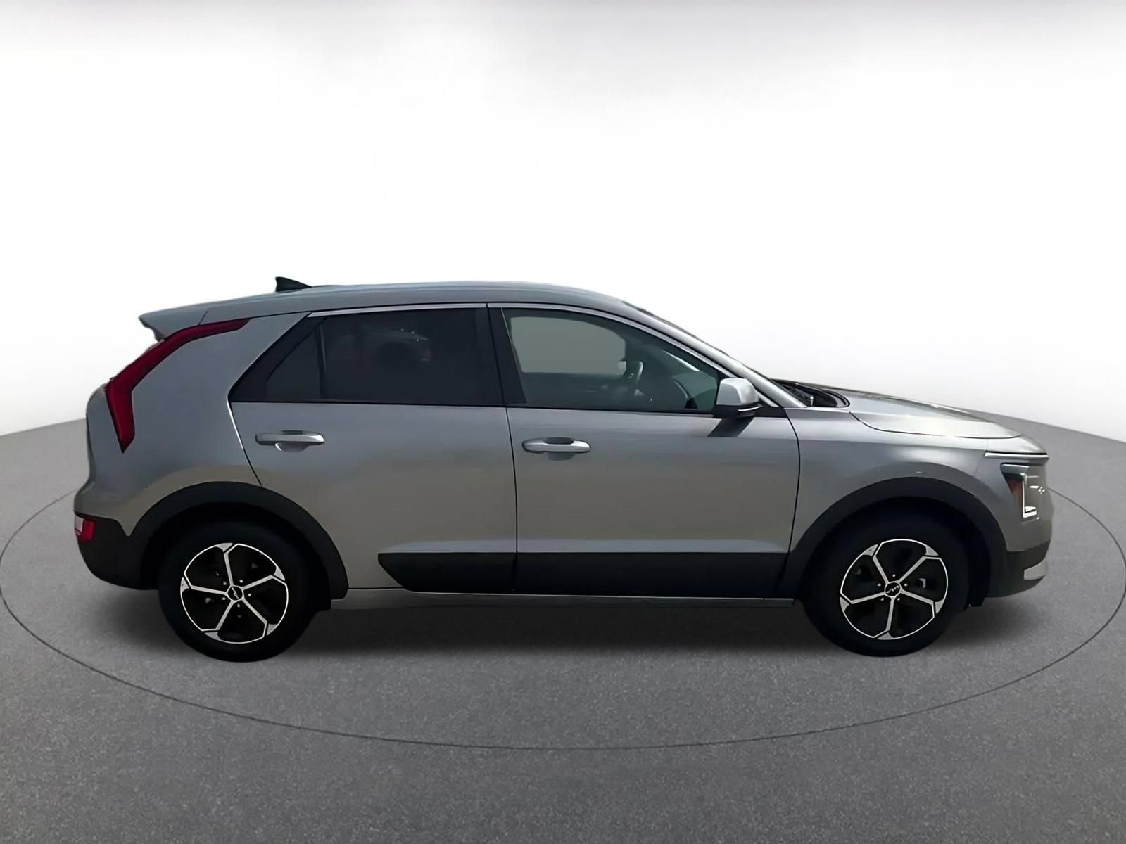 Thumbnail: 2026 Kia Niro - 13