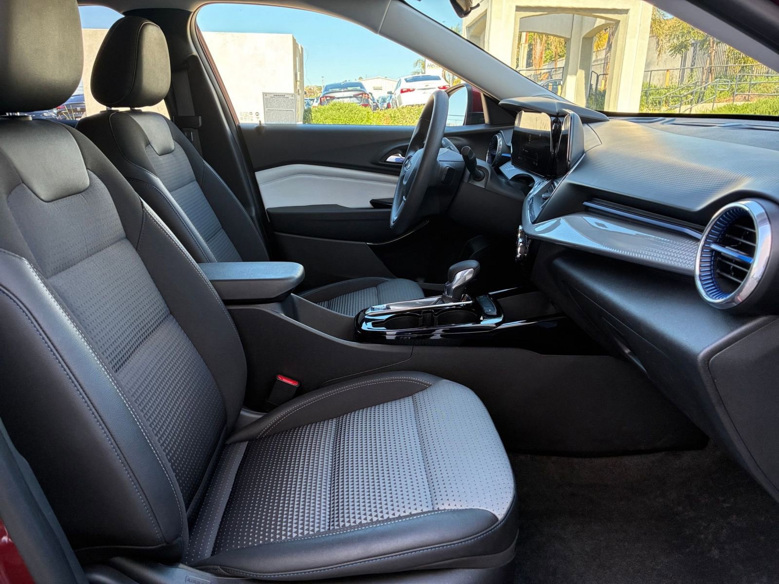 Thumbnail: 2025 Chevrolet Trax - 35