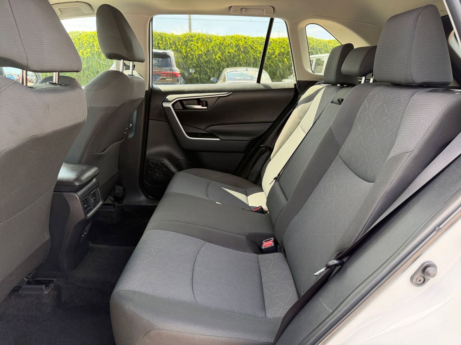 Thumbnail: 2025 Toyota RAV4 - 27