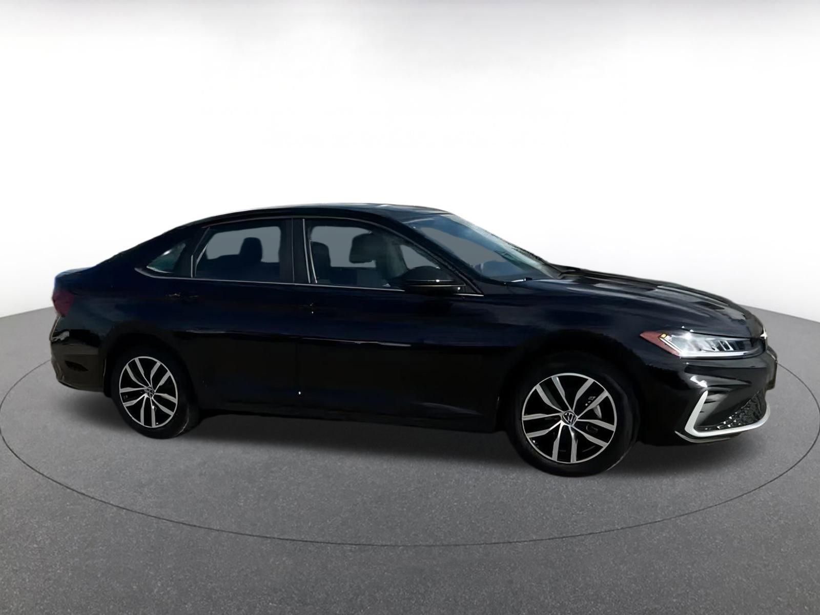 Thumbnail: 2025 Volkswagen Jetta - 14