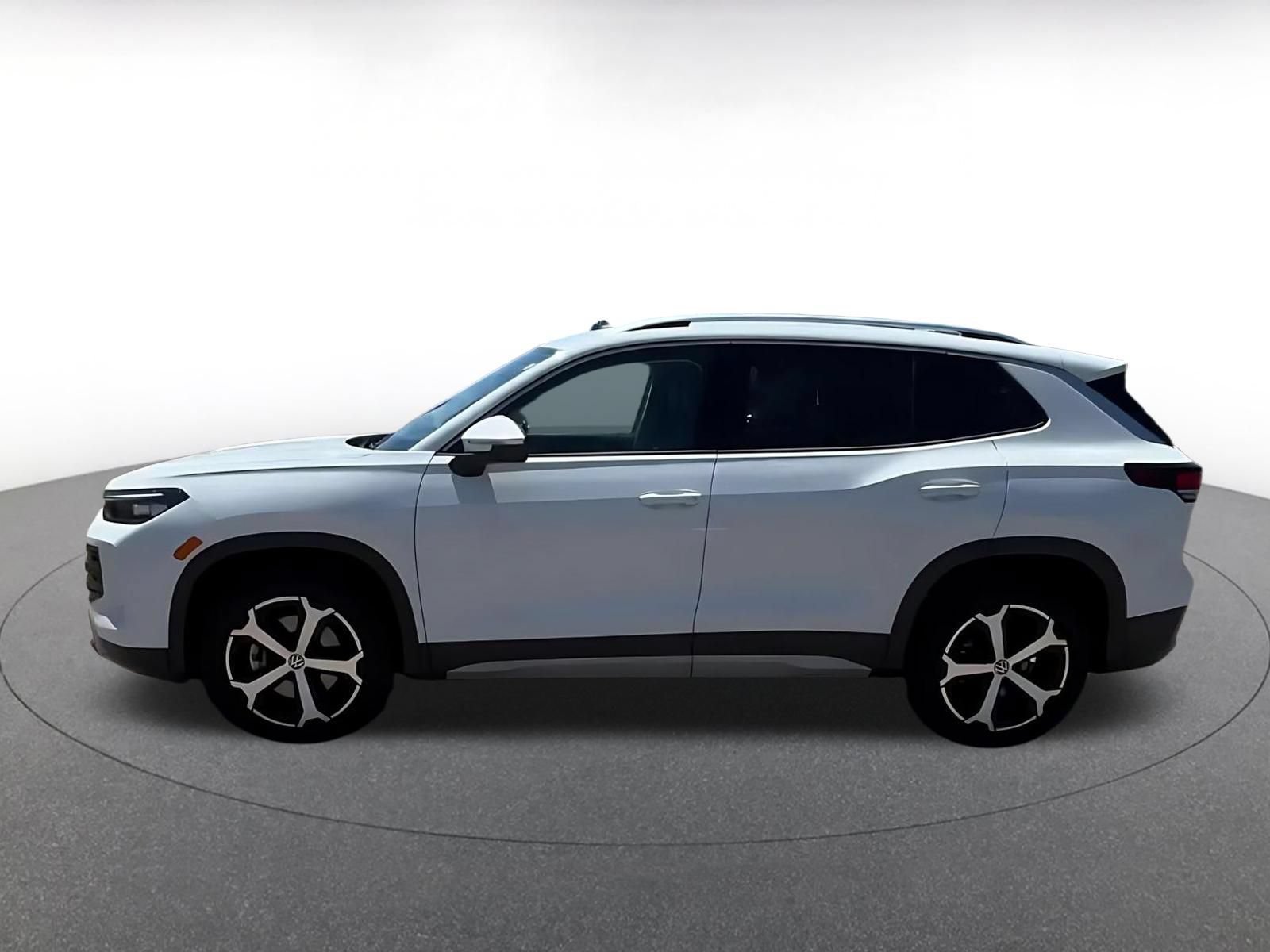 Thumbnail: 2026 Volkswagen Tiguan - 9