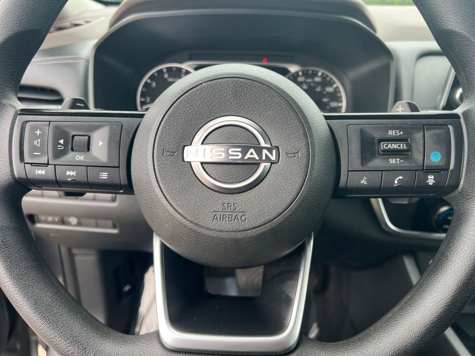 2023 Nissan Rogue SV 28