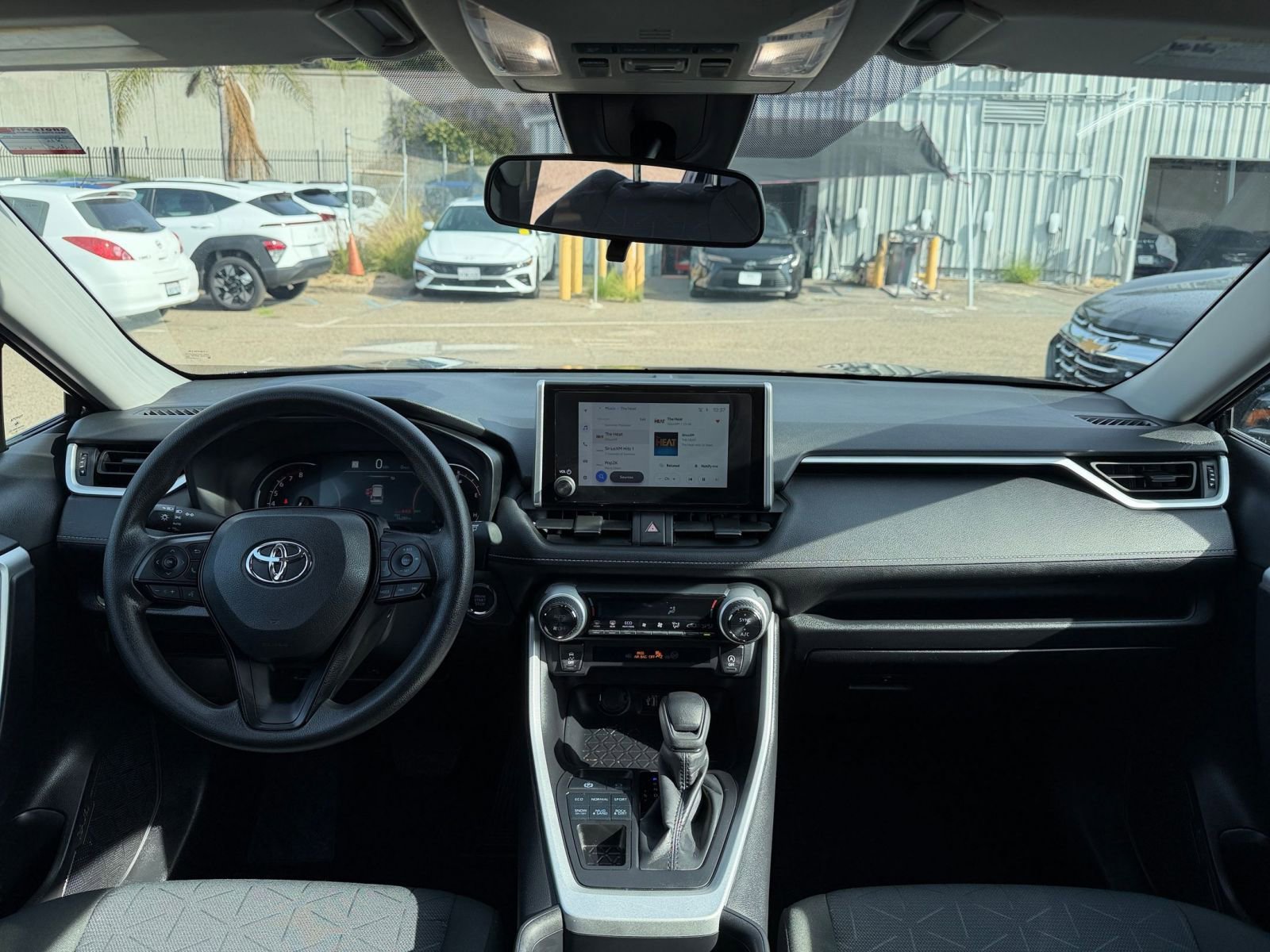 Thumbnail: 2025 Toyota RAV4 - 34