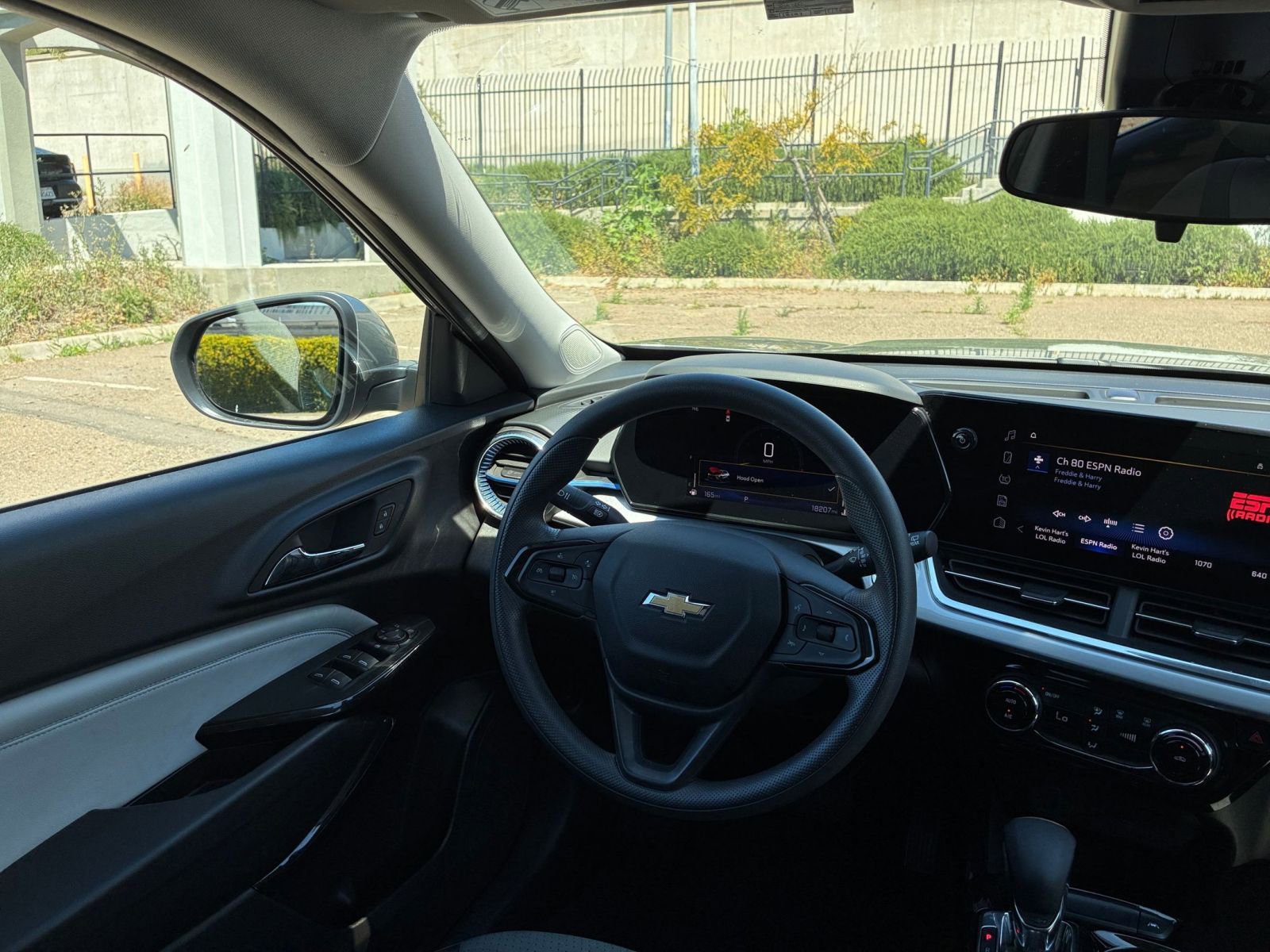 Thumbnail: 2025 Chevrolet Trax - 33