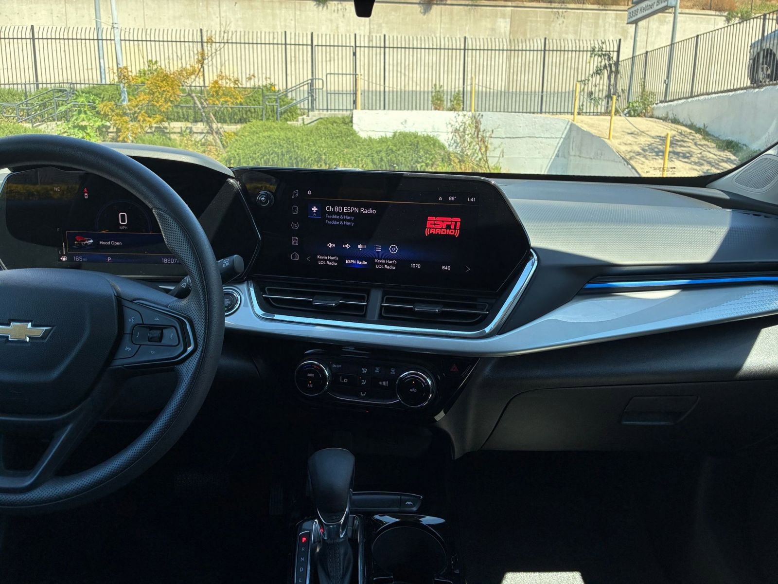 Thumbnail: 2025 Chevrolet Trax - 17