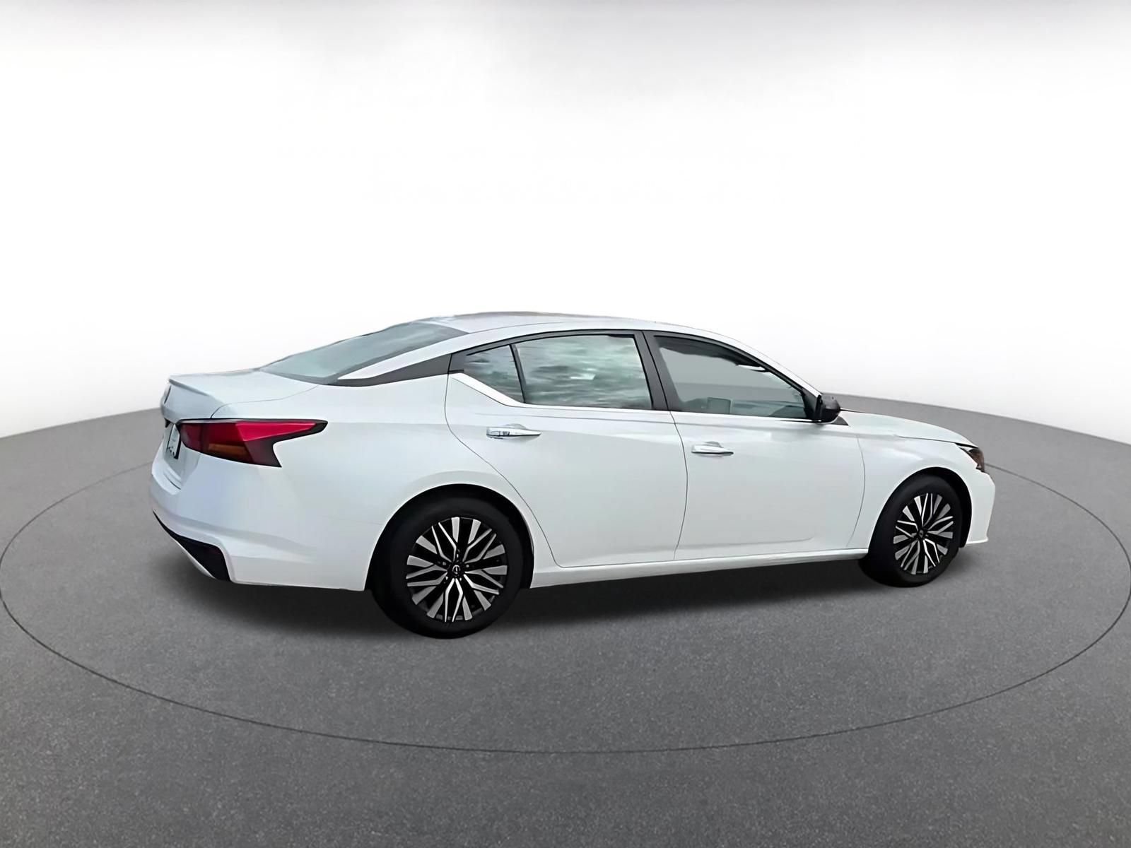 Thumbnail: 2025 Nissan Altima - 15