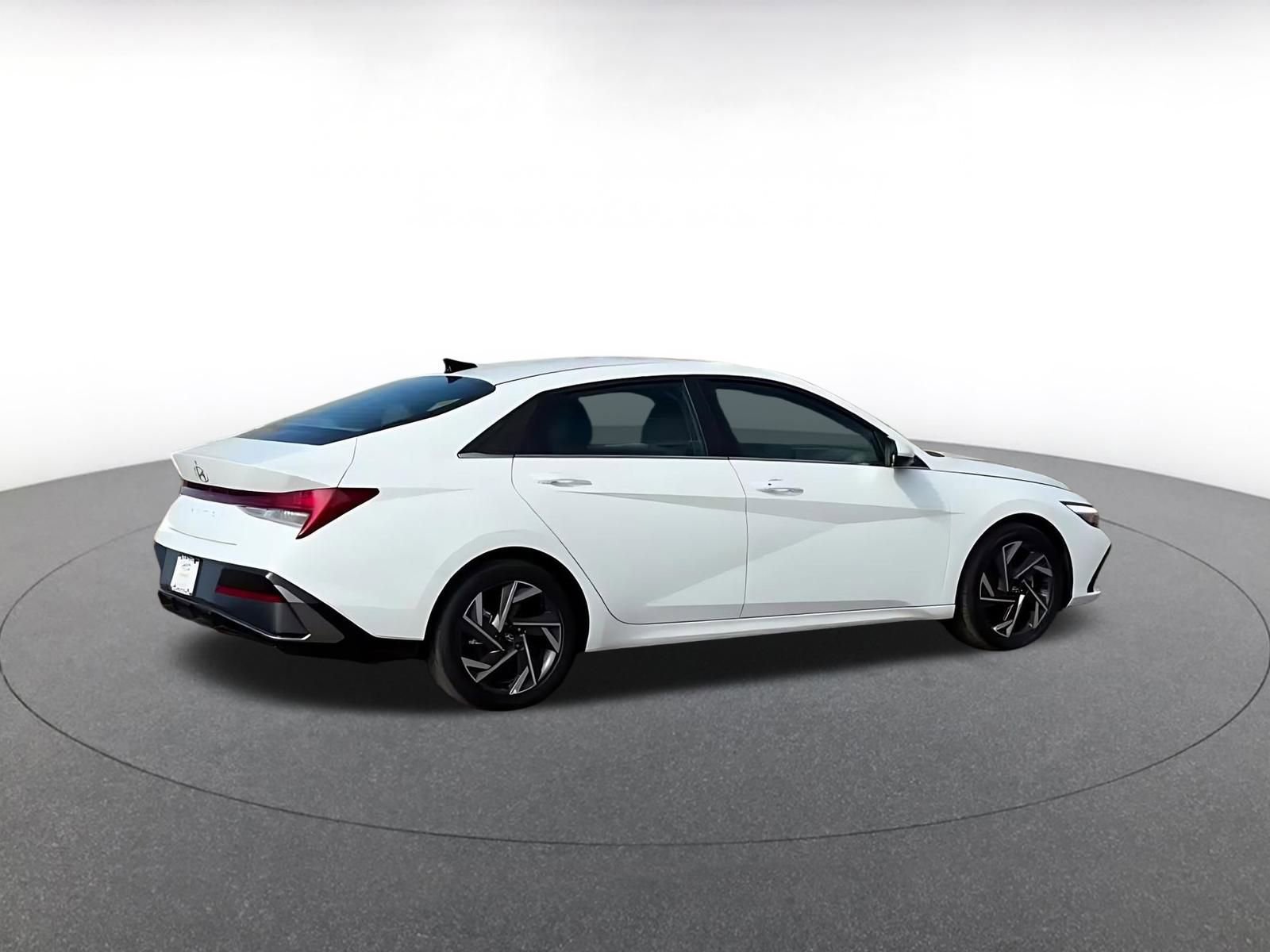 Thumbnail: 2025 Hyundai Elantra - 15